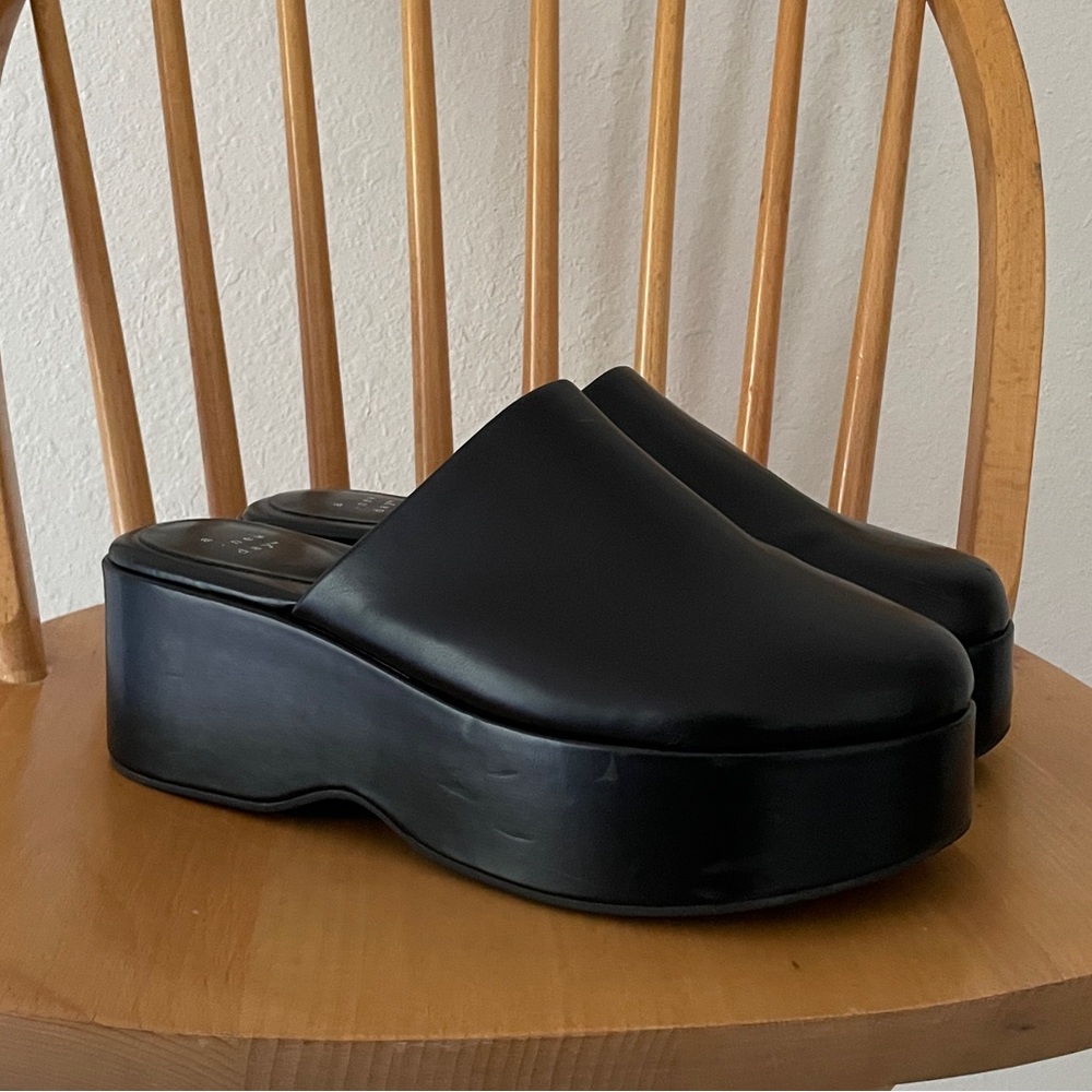 Platform clogs